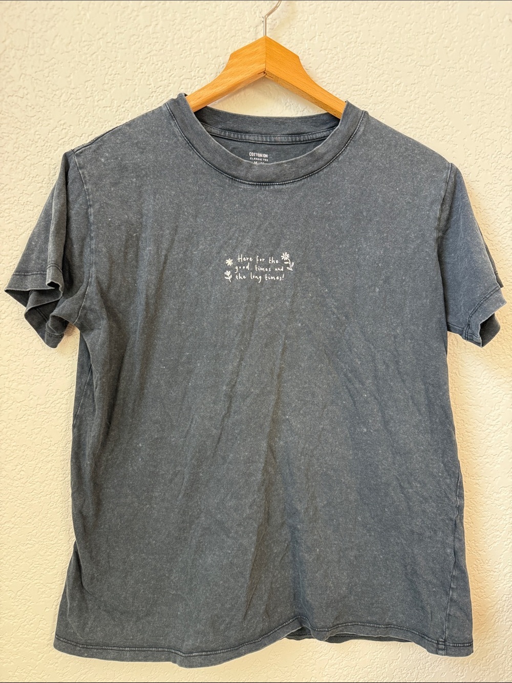 Cotton On Graphic Tee Distressed Gray size Medium